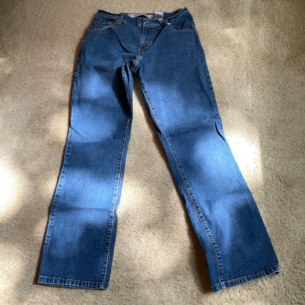 Levi’s Relaxed Boot Cut Jeans, size 6 misses